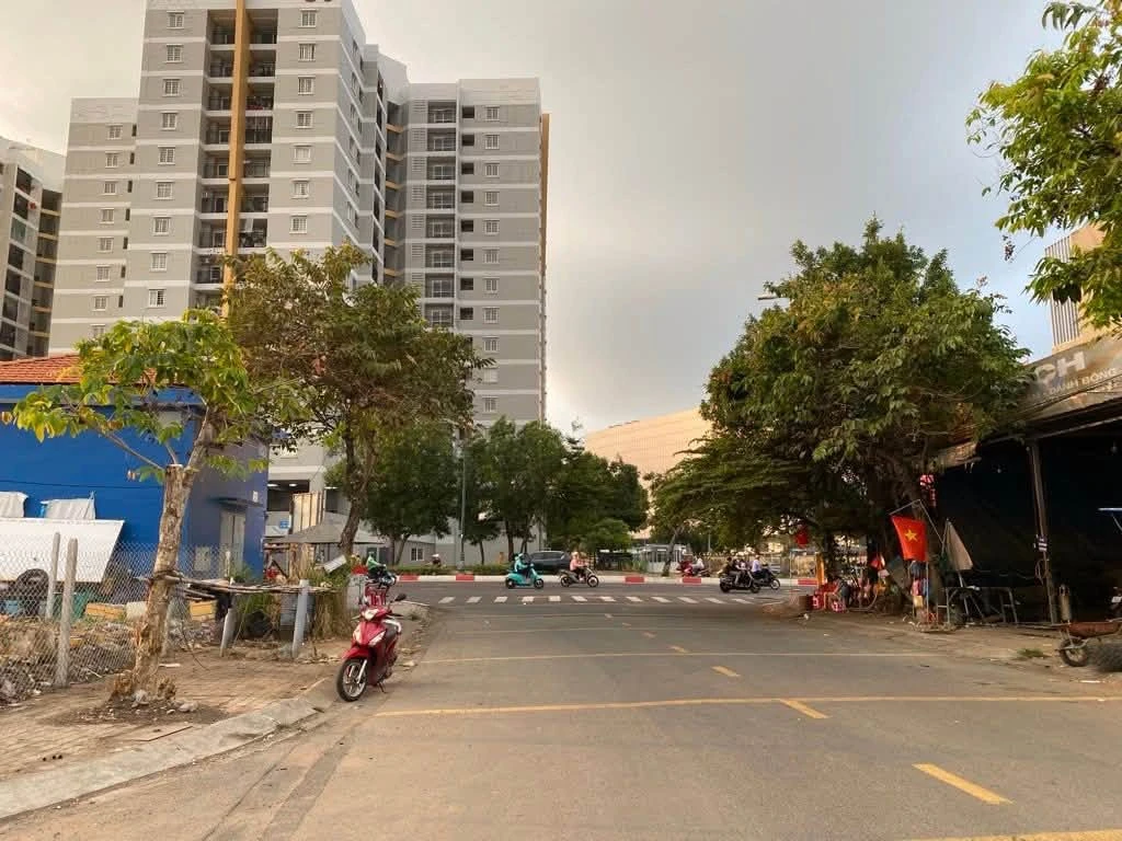 Bán lô góc 162m2 mặt tiền kinh doanh Lê Văn Việt, Tăng Nhơn Phú, giá 40 tỷ - Ảnh thu nhỏ 3
