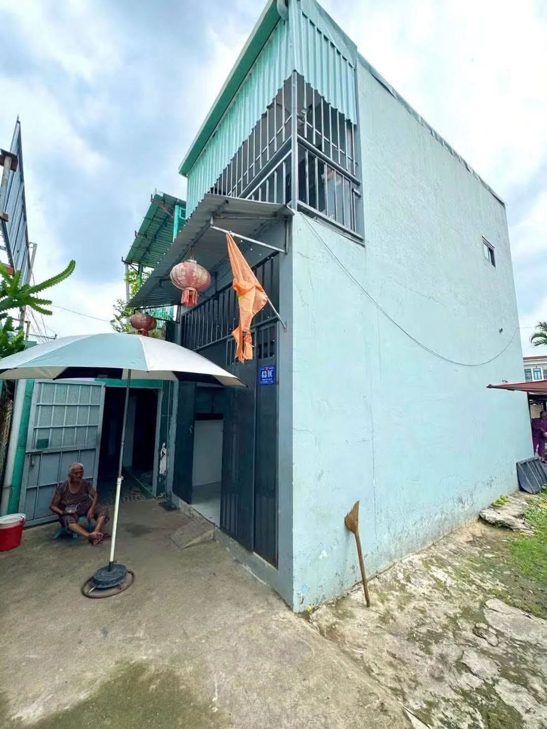Bán nhà sổ hồng riêng Dĩ An, 56m², 2PN, 2WC, hơn 2 tỷ - Ảnh 1
