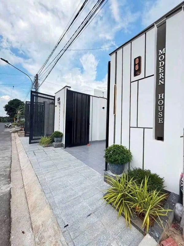 Bán nhà 3PN, 4WC, 115m2 Long Hoa, Tây Ninh 2.7 tỷ