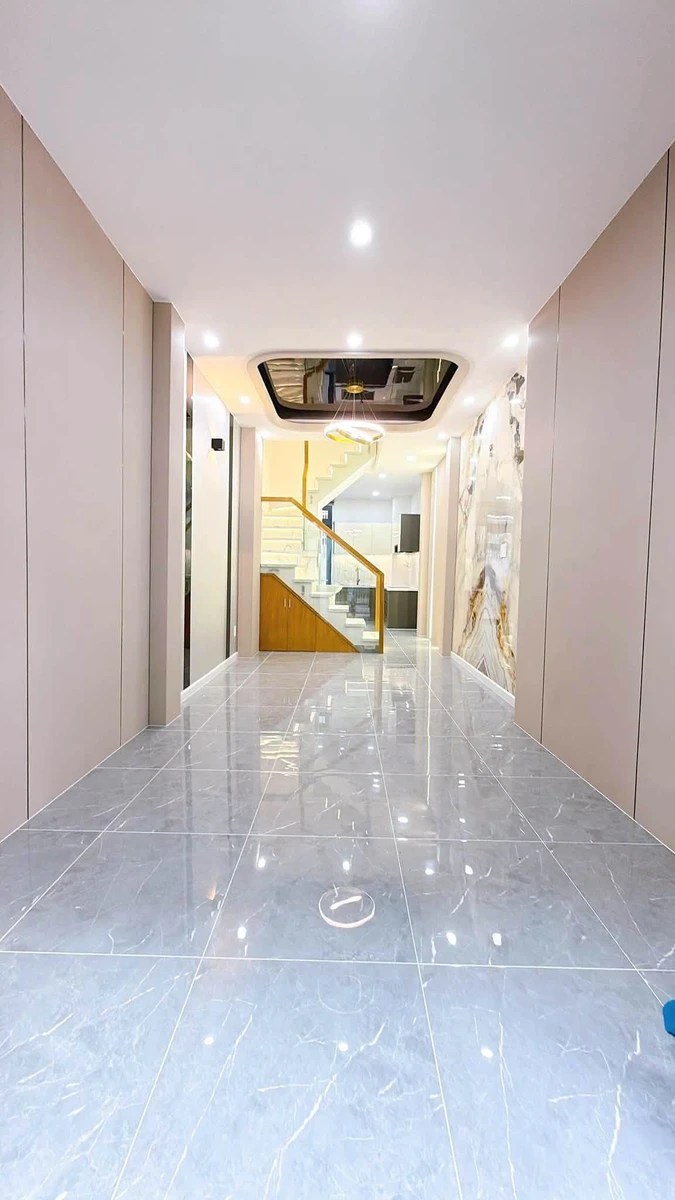 Bán nhà hẻm xe hơi lô góc 1 trệt 2 lầu 34,2m2, 4PN, Khánh Hội Quận 4, giá 8,899 tỷ - Ảnh thu nhỏ 2