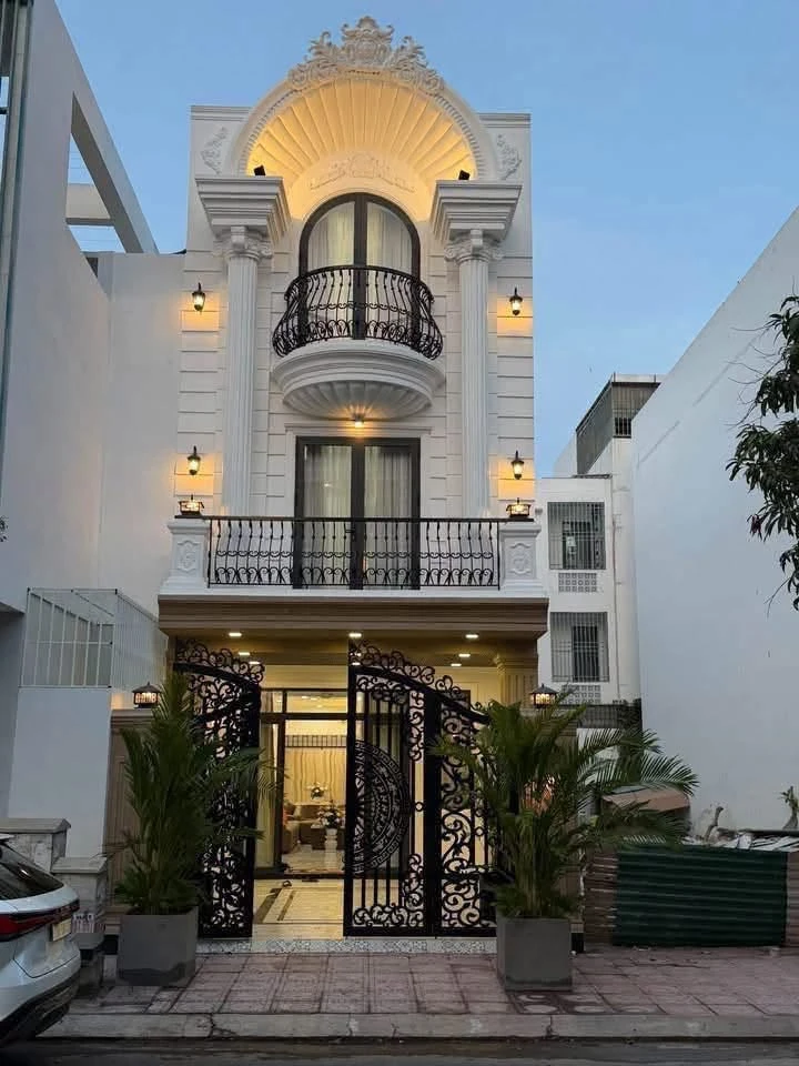 Bán nhà tân cổ điển 100m² 4 phòng ngủ Nha Trang - Ảnh 1