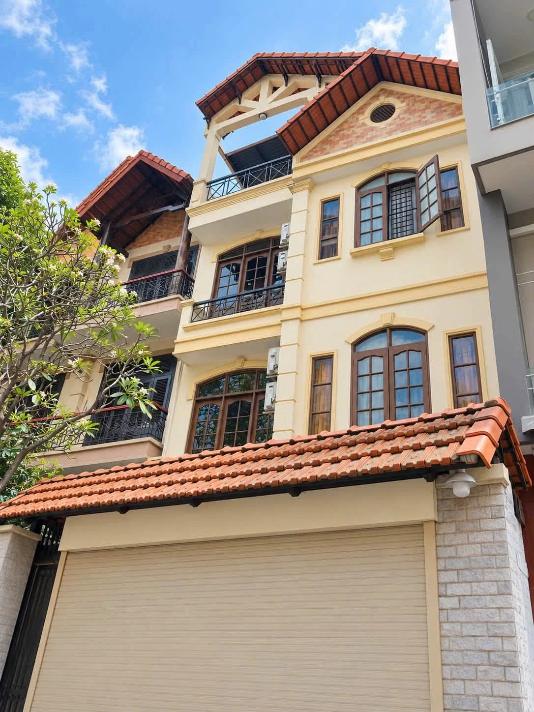 Bán biệt thự 5 tầng 9 phòng ngủ Hồ Biểu Chánh Phú Nhuận - Ảnh 1