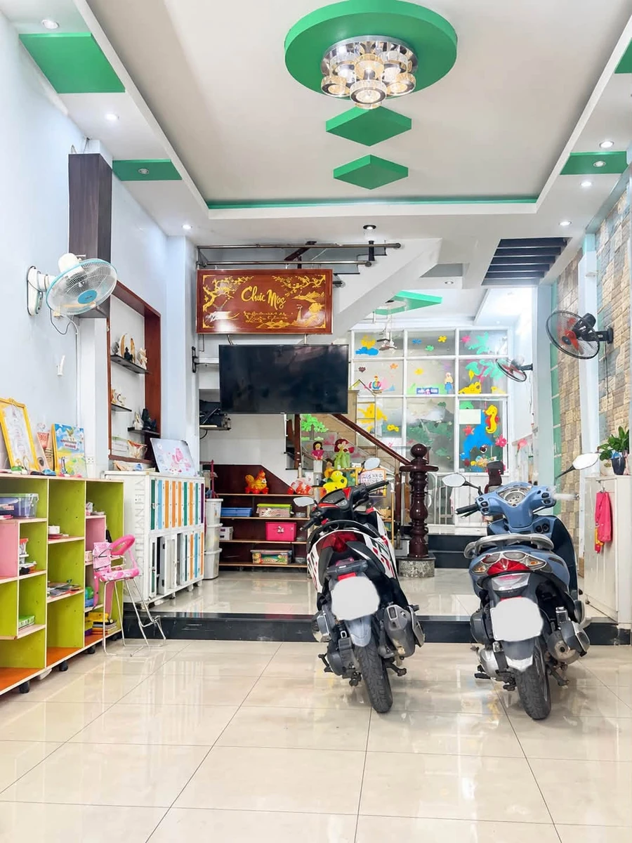Bán nhà mặt tiền chợ đường 10m, 70m2, hơn 6 tỷ, gần Nguyễn Sơn Tân Phú - Ảnh thu nhỏ 2
