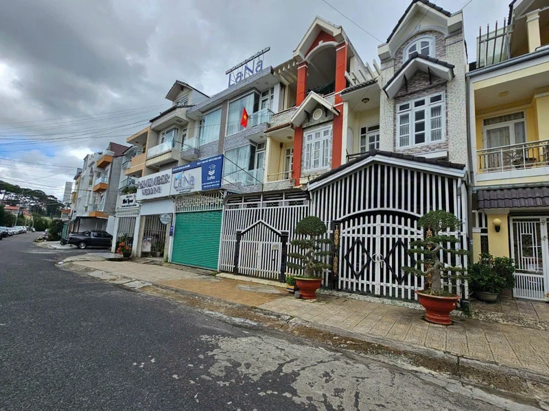 Bán nhà 3 tầng 78m² đường Đặng Thùy Trâm Đà Lạt 10,5 tỷ
