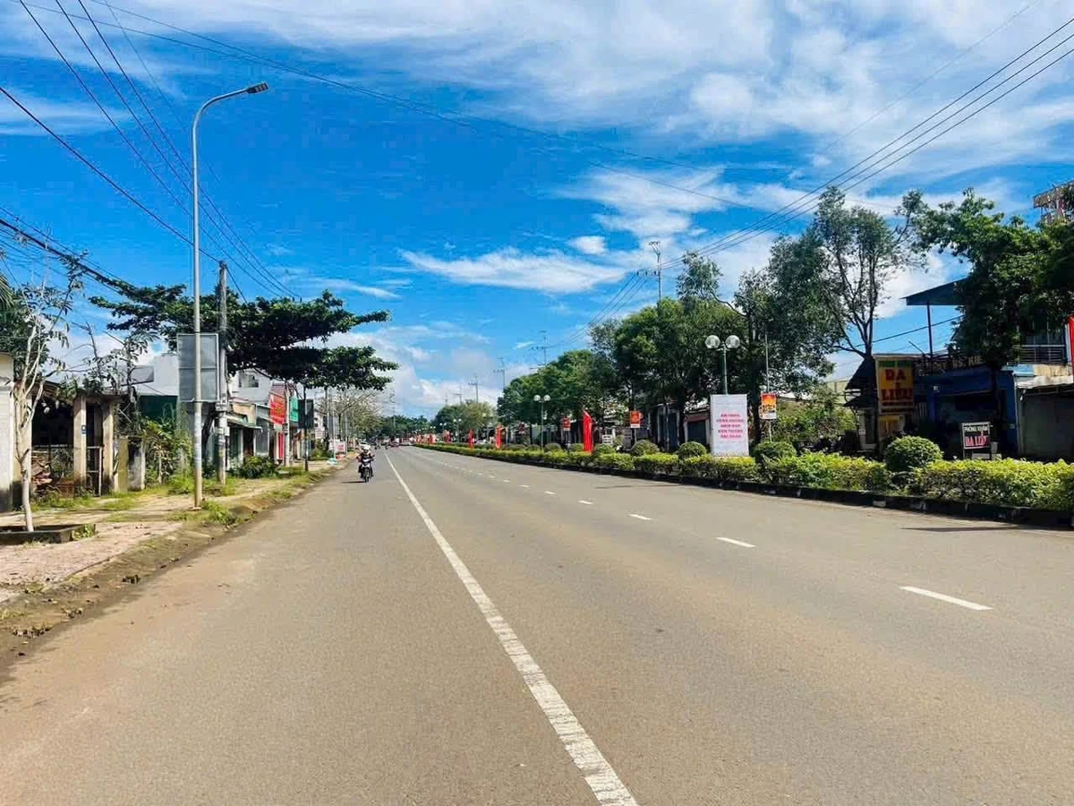 Bán đất mặt tiền Hùng Vương 300m² Lâm Đồng - Ảnh 1