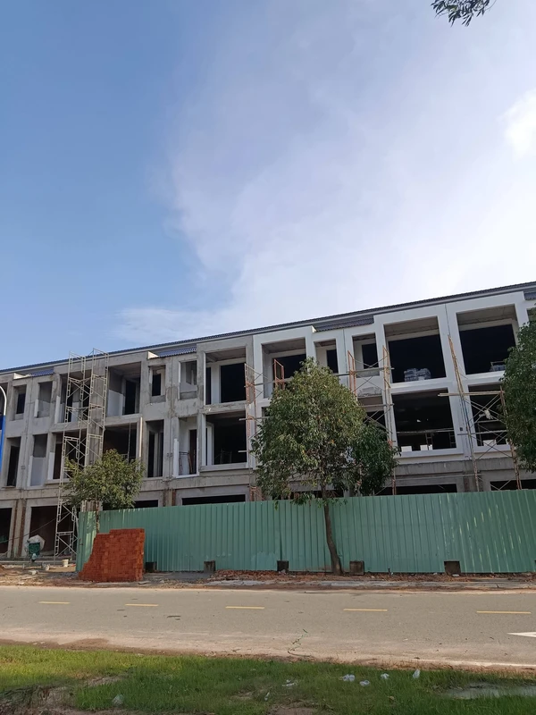 Bán shophouse mặt tiền đường Lê Lợi, dự án Fiesta Central, 150m2, 4,6 tỷ, Bình Dương