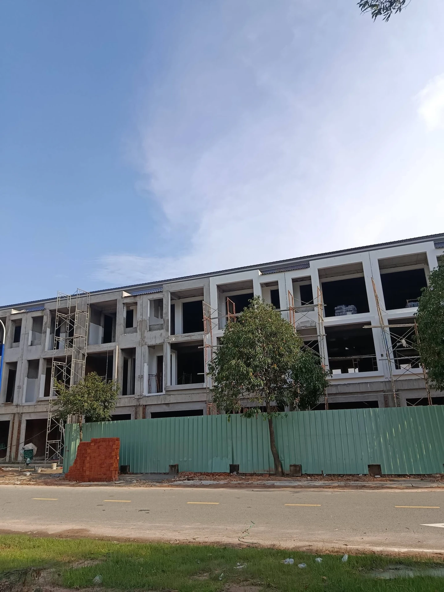 Bán shophouse mặt tiền đường Lê Lợi, dự án Fiesta Central, 150m2, 4,6 tỷ, Bình Dương - Ảnh 1