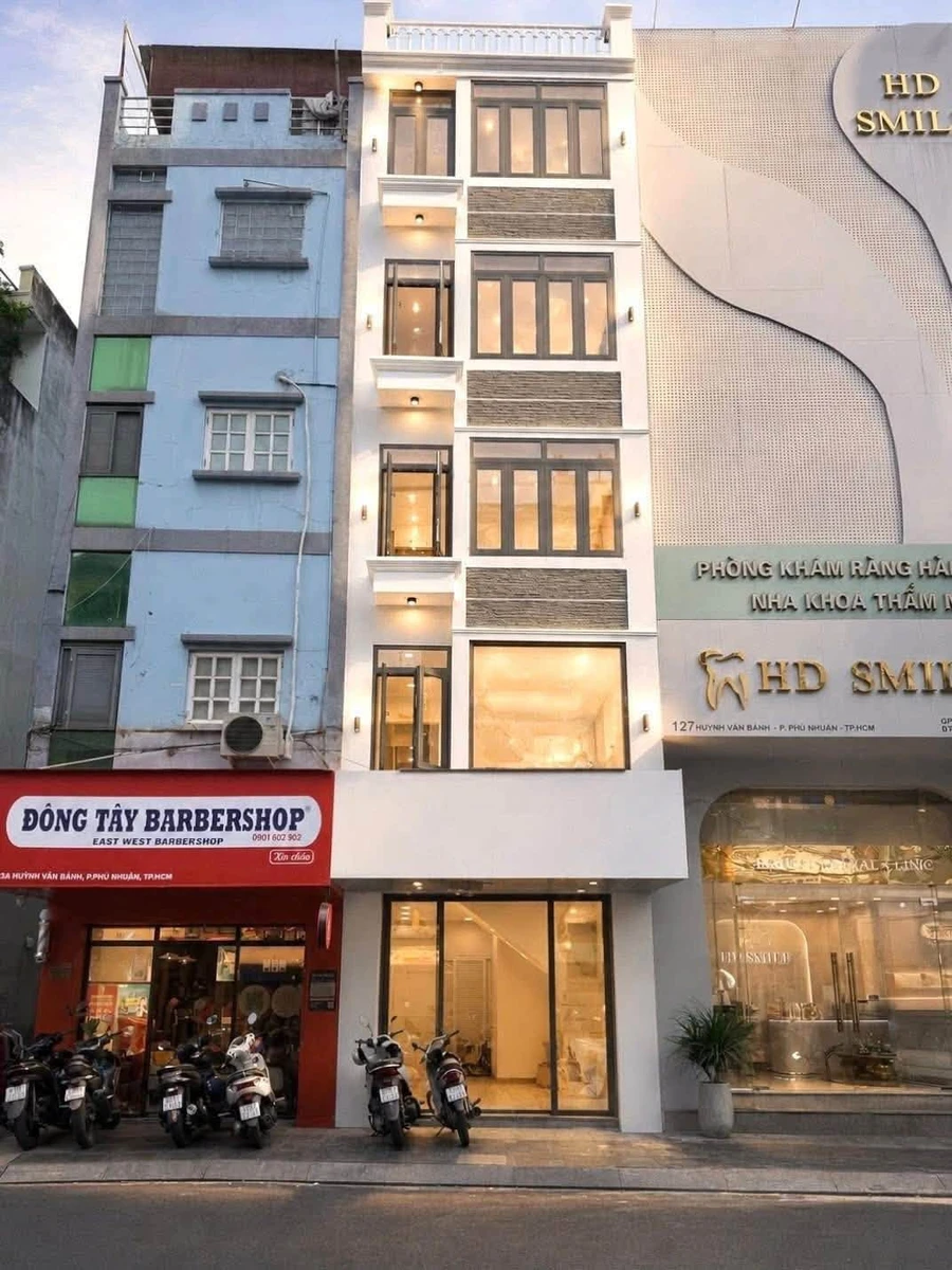 Bán shophouse mặt tiền 4x8m Huỳnh Văn Bánh Phú Nhuận - Ảnh 1