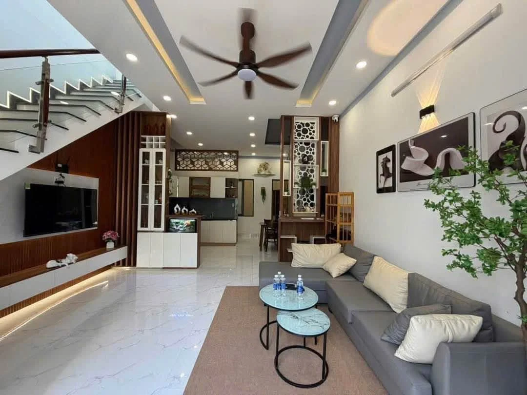 Bán nhà hẻm Quận 5, 40m², 3 phòng ngủ, 3 tỷ 350 triệu - Ảnh thu nhỏ 2