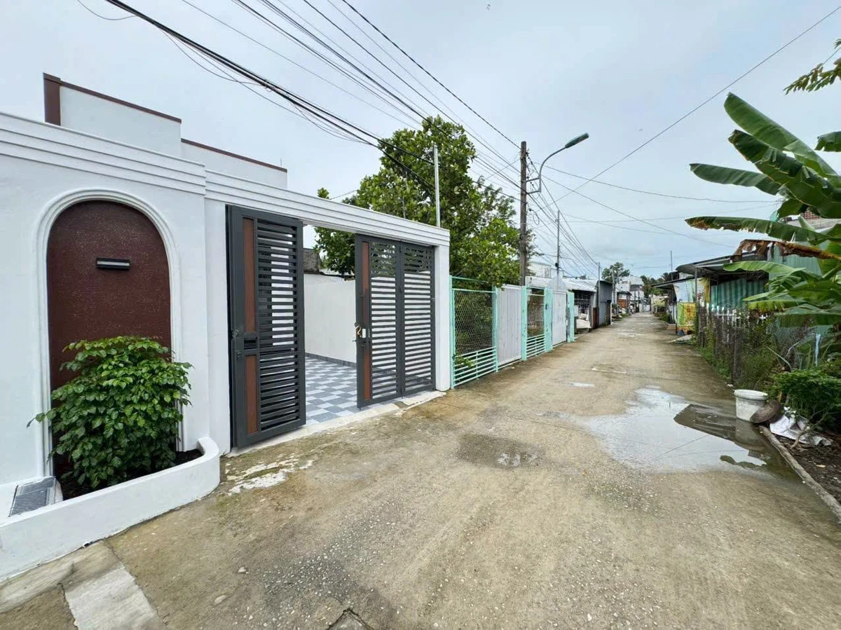 Nhà hiện đại 3 PN, 180m² hẻm Trương Định, Rạch Giá - 2,25 tỷ - Ảnh 1
