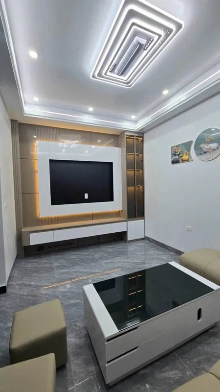 Bán nhà 2 tầng 40m2 2PN Cách Mạng Tháng 8 Tân Bình 20cm