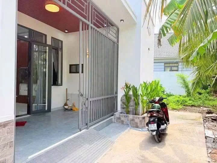 Bán nhà mới hoàn thiện 2PN, 87m2, full nội thất, Phường 6, Bến Tre, giá 1 tỷ 190 triệu - Ảnh thu nhỏ 2