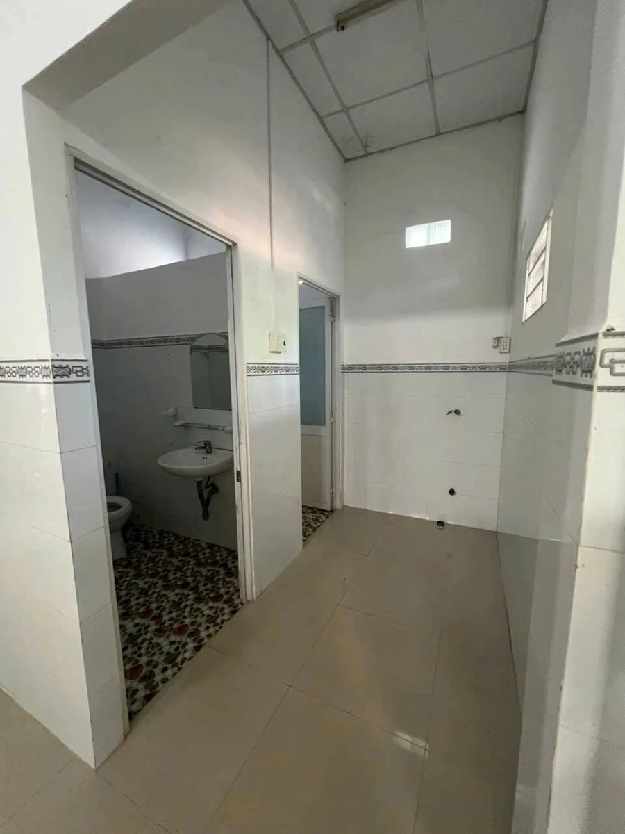 Bán nhà 242m2, 4 phòng ngủ, gần trường mầm non Long Phước, Bà Rịa (Tam Long), giá 1,85 tỷ - Ảnh thu nhỏ 4