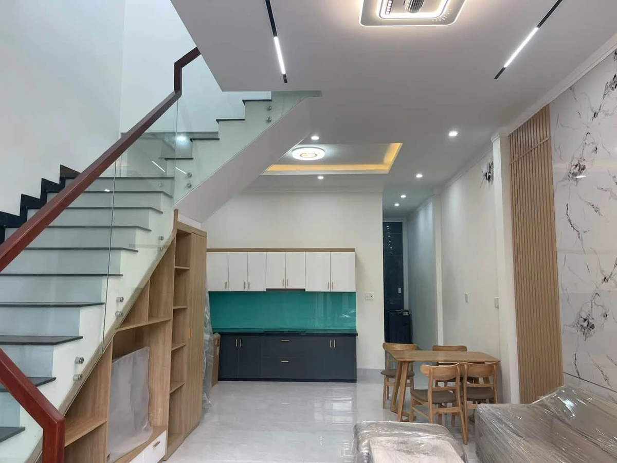 Bán nhà Gò Vấp, hẻm Phạm Văn Đồng, 72.5m2, 3 PN, 1.5 tỷ - Ảnh thu nhỏ 2