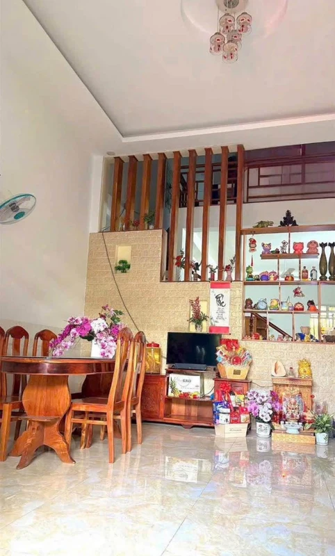 Bán nhà trệt lửng 2 phòng ngủ có sân ô tô 2,25 tỷ