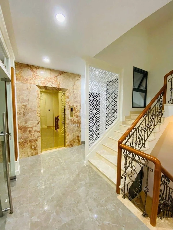 Bán tòa nhà 90m2 hầm trệt 4 lầu đường Trương Văn Bang, Phường 7, Vũng Tàu giá 22 tỷ