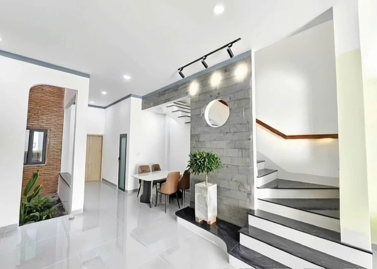 Bán nhà lầu ngang 7x15m (105m²) giá 1 tỷ 9 Bình Dương - Ảnh thu nhỏ 2