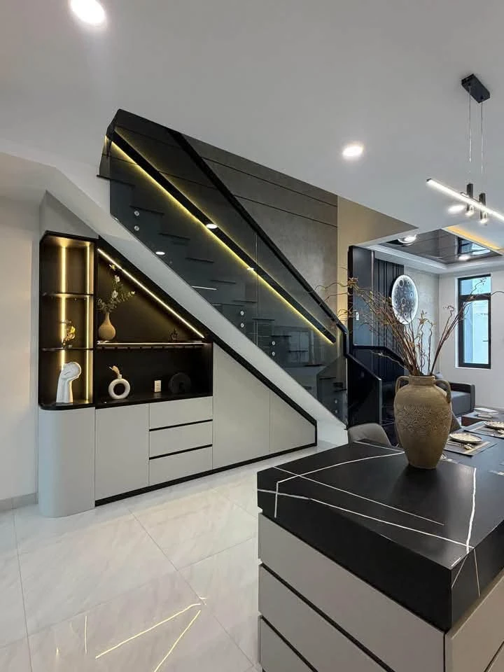 Nhà phố mặt tiền Long Khánh, 100m², 3 phòng, 2 tỷ 3 - Ảnh thu nhỏ 3