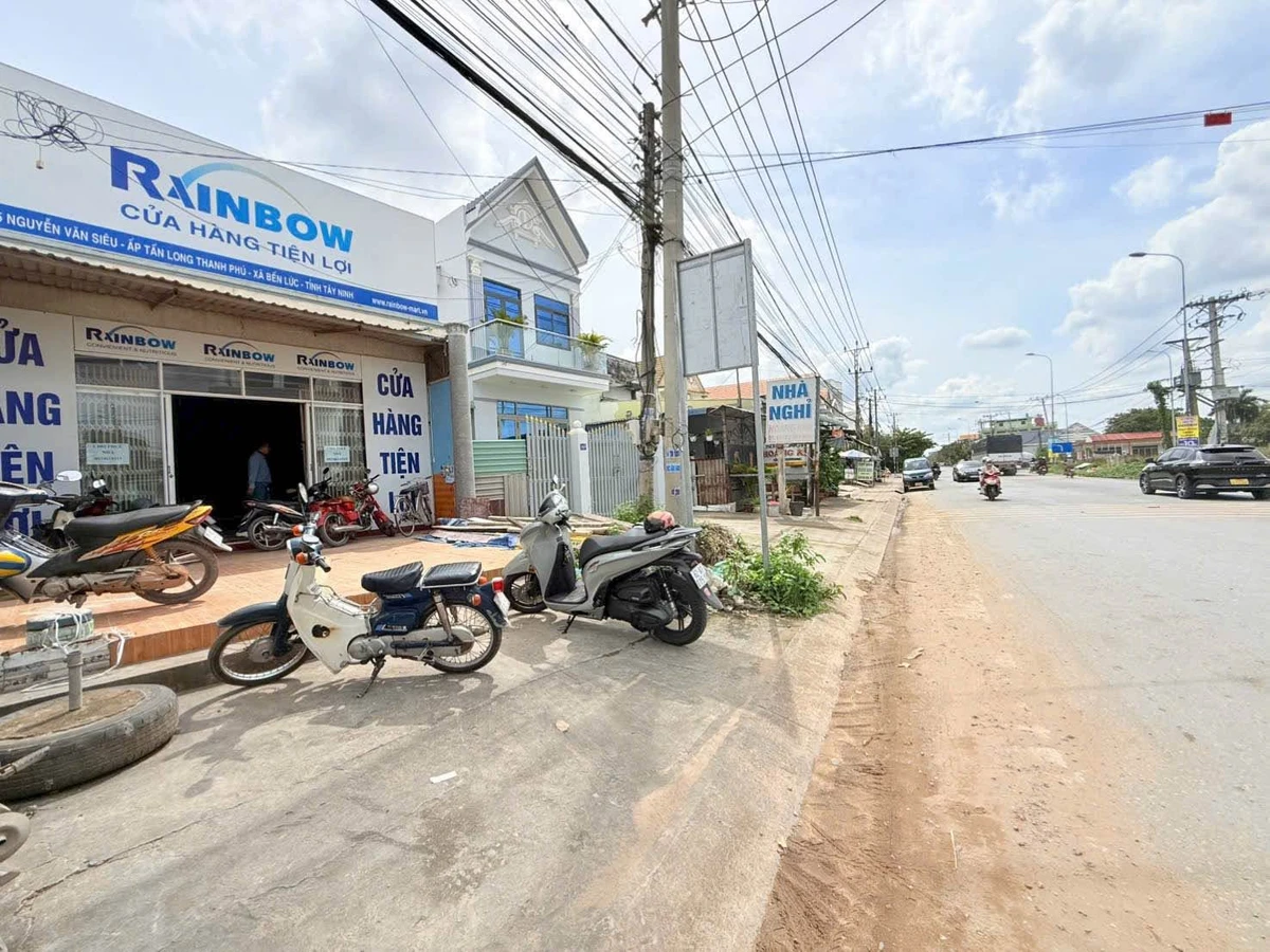Cho thuê nhà mặt tiền đường Nguyễn Văn Siêu, 145m², 3 phòng ngủ, Bến Lức - Ảnh 1