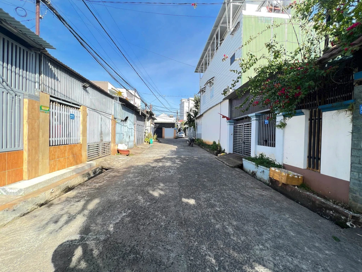 Bán nhà cấp 4 hẻm Nguyễn Tất Thành 107m² – 4 tỷ 090 - Ảnh thu nhỏ 2