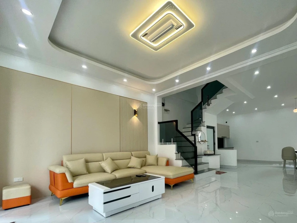 Bán nhà đường Phạm Thận Duật 68m, MT: 5m chỉ 3,x tỷ. Ô tô, gần phố, full nội thất - Ảnh 1