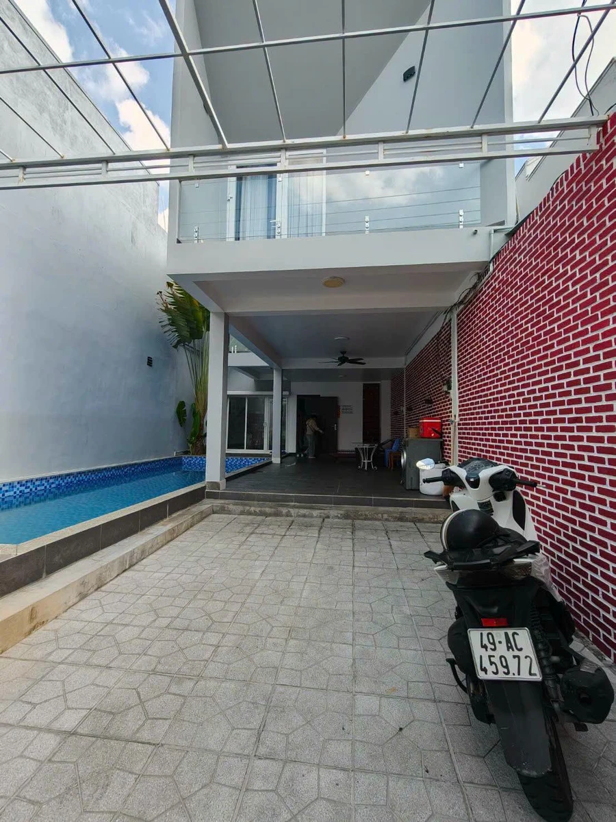 Bán villa homestay 141m2 có bể bơi gần biển Phan Thiết 6.5 tỷ - Ảnh 1