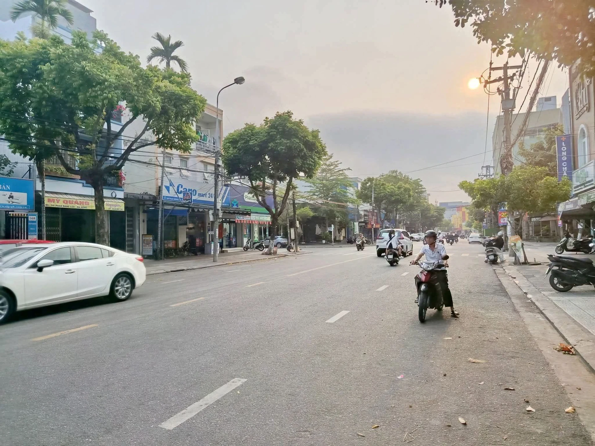 Bán nhà 10 tỷ mặt tiền 8m, 103m², kinh doanh sầm uất, Phan Đăng Lưu - Ảnh 1