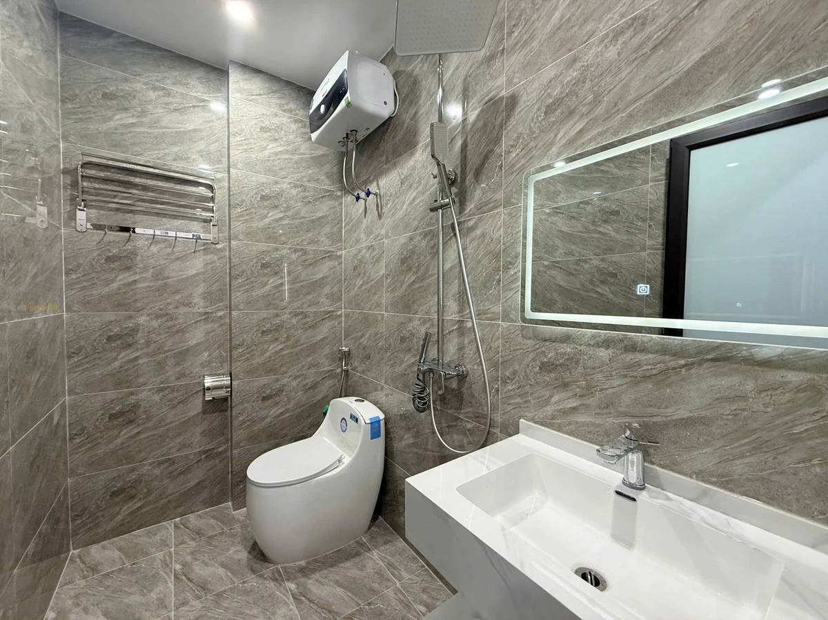 Nhà xây mới 4PN, 66-68m² mặt đường, ô tô đỗ cửa, 6,5 tỷ - Ảnh thu nhỏ 2