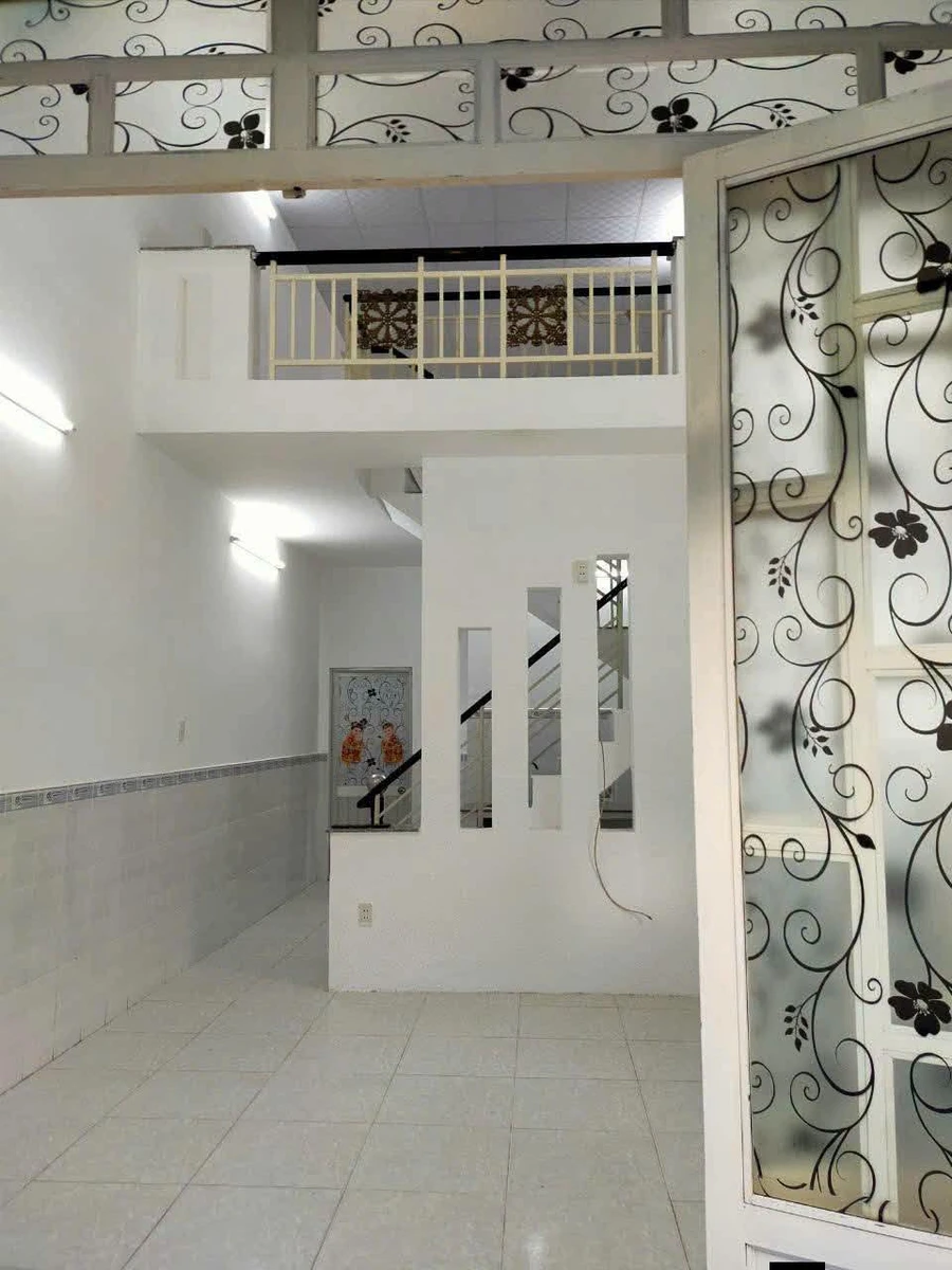 Bán nhà Bình Chánh 52m² 2 phòng 1 tỷ 450 triệu - Ảnh thu nhỏ 2