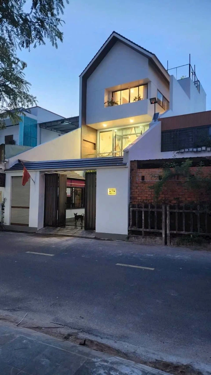 Nhà 1 trệt 2 lầu 103m² 2 mặt tiền Phan Thiết, giá 6 tỷ 950 triệu - Ảnh thu nhỏ 3
