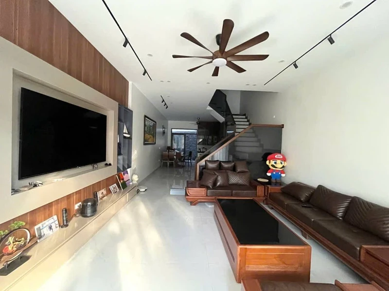 Nhà 3 tầng 100m2 MT 5m gần trường Nobel 6 tỷ
