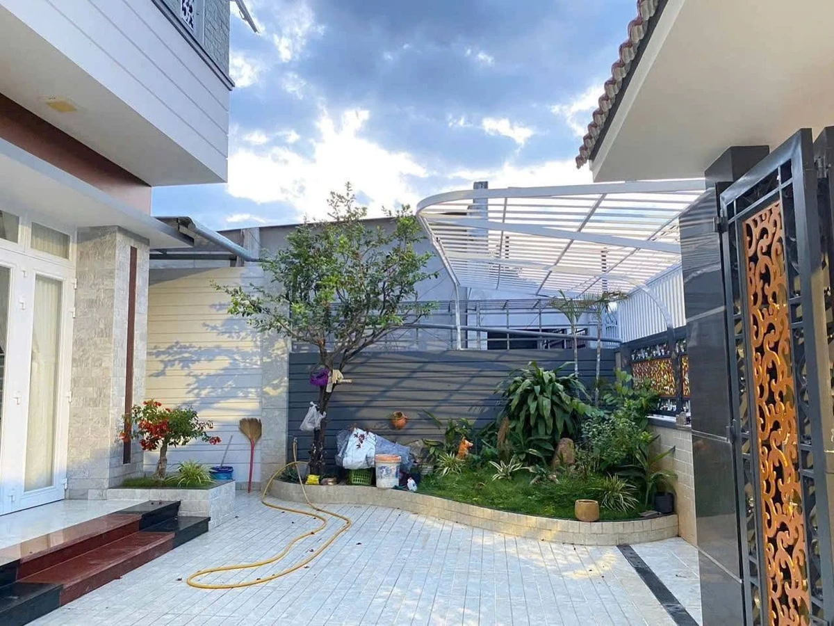 Bán nhà mái Nhật 198,7m2, 3PN, Phường Phước Nguyên, TP Bà Rịa, giá 5,9 tỷ - Ảnh thu nhỏ 2