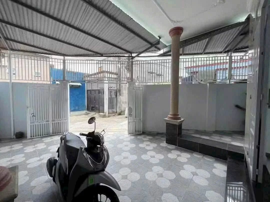 Bán nhà 110m2, 3 phòng ngủ, hẻm ô tô, gần công an phường Trấn Biên, Đồng Nai - Ảnh thu nhỏ 2