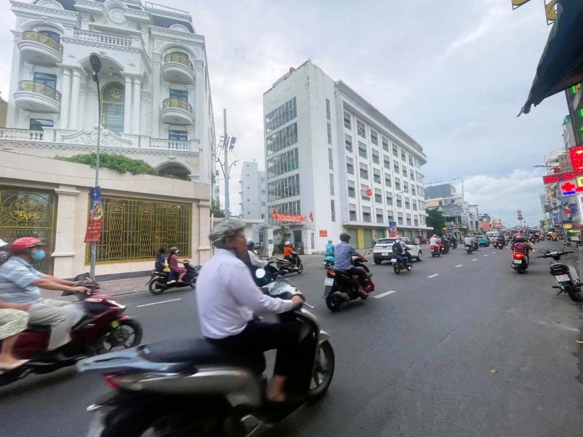 Bán nhà 242m² gồm 3 căn riêng biệt hẻm xe tải gần Ngã Sáu Gò Vấp, 24,7 tỷ - Ảnh thu nhỏ 3