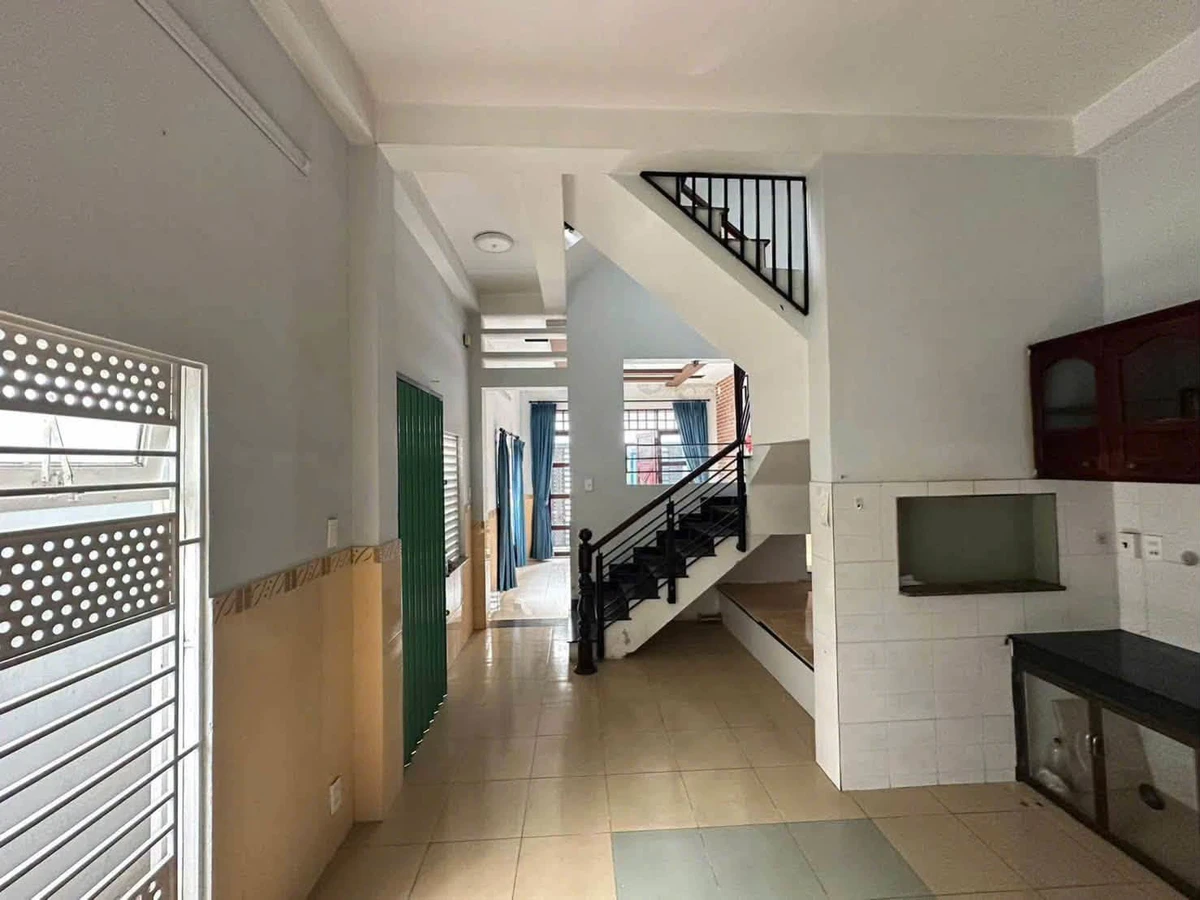 Bán nhà 3 tầng 62m² hẻm xe hơi đường 4, Trường Thọ, Thủ Đức giá 5,7 tỷ - Ảnh thu nhỏ 3