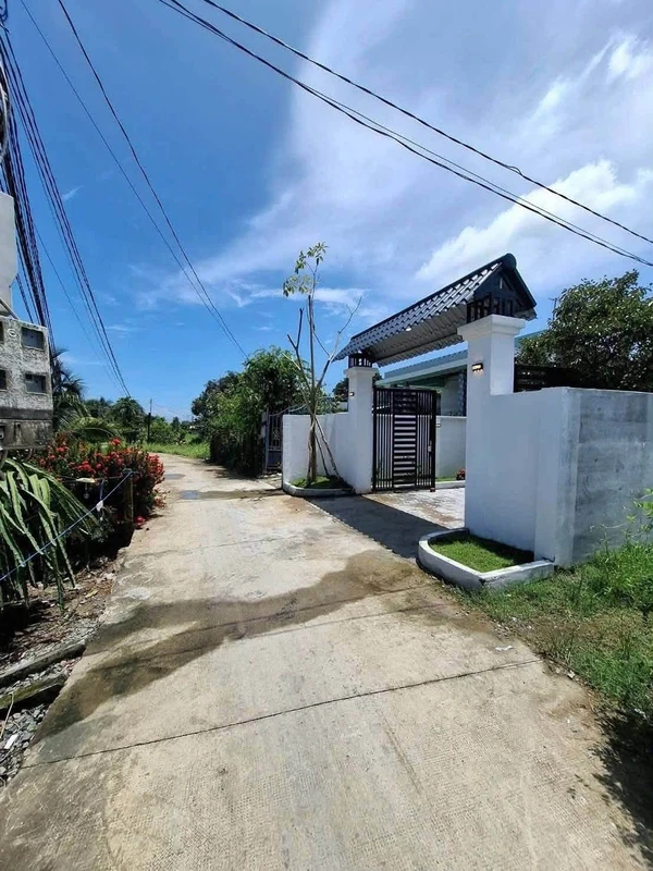 Bán xưởng mặt tiền 21.526m² Bến Lức Tây Ninh 160 tỷ 73m90