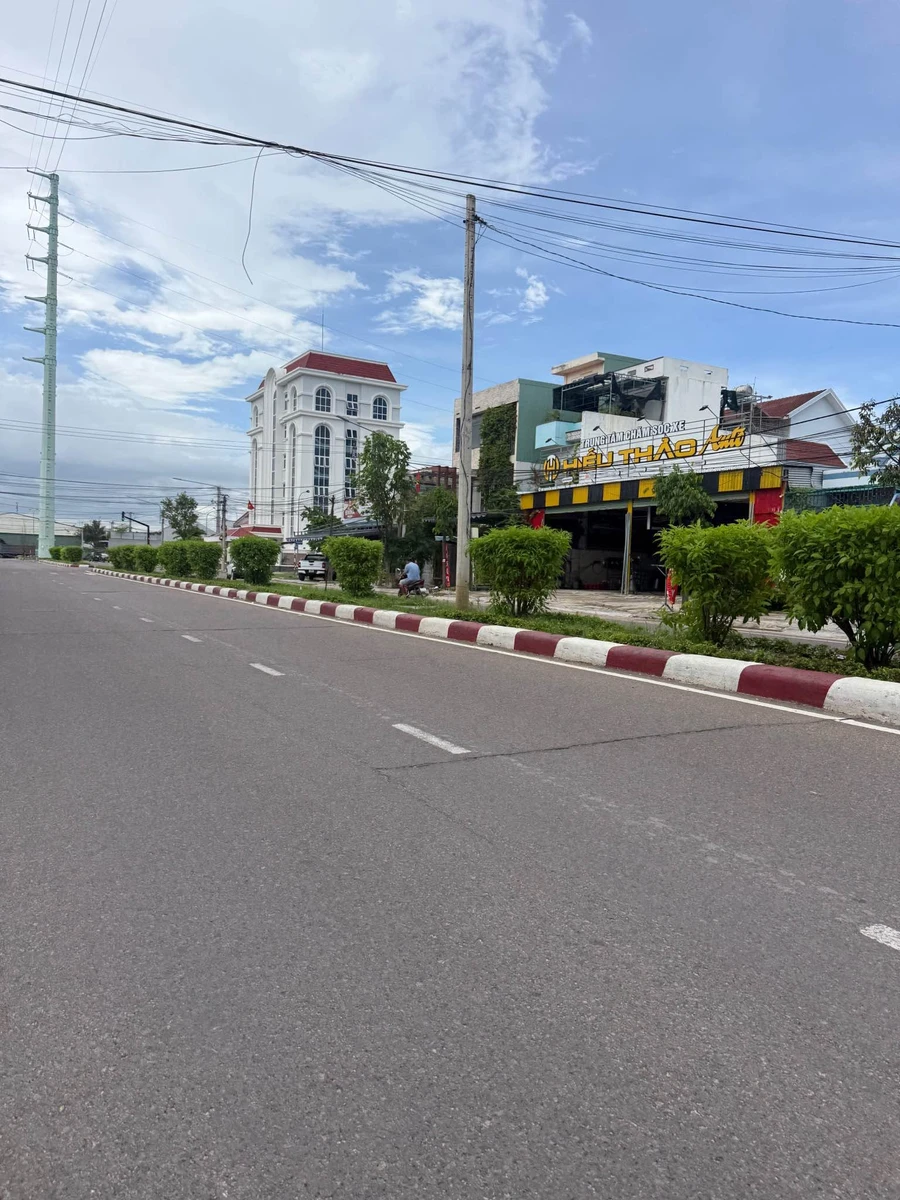 Nhà mặt tiền Quy Nhơn 80m2, 3 PN, 3,9 tỷ - Ảnh thu nhỏ 2