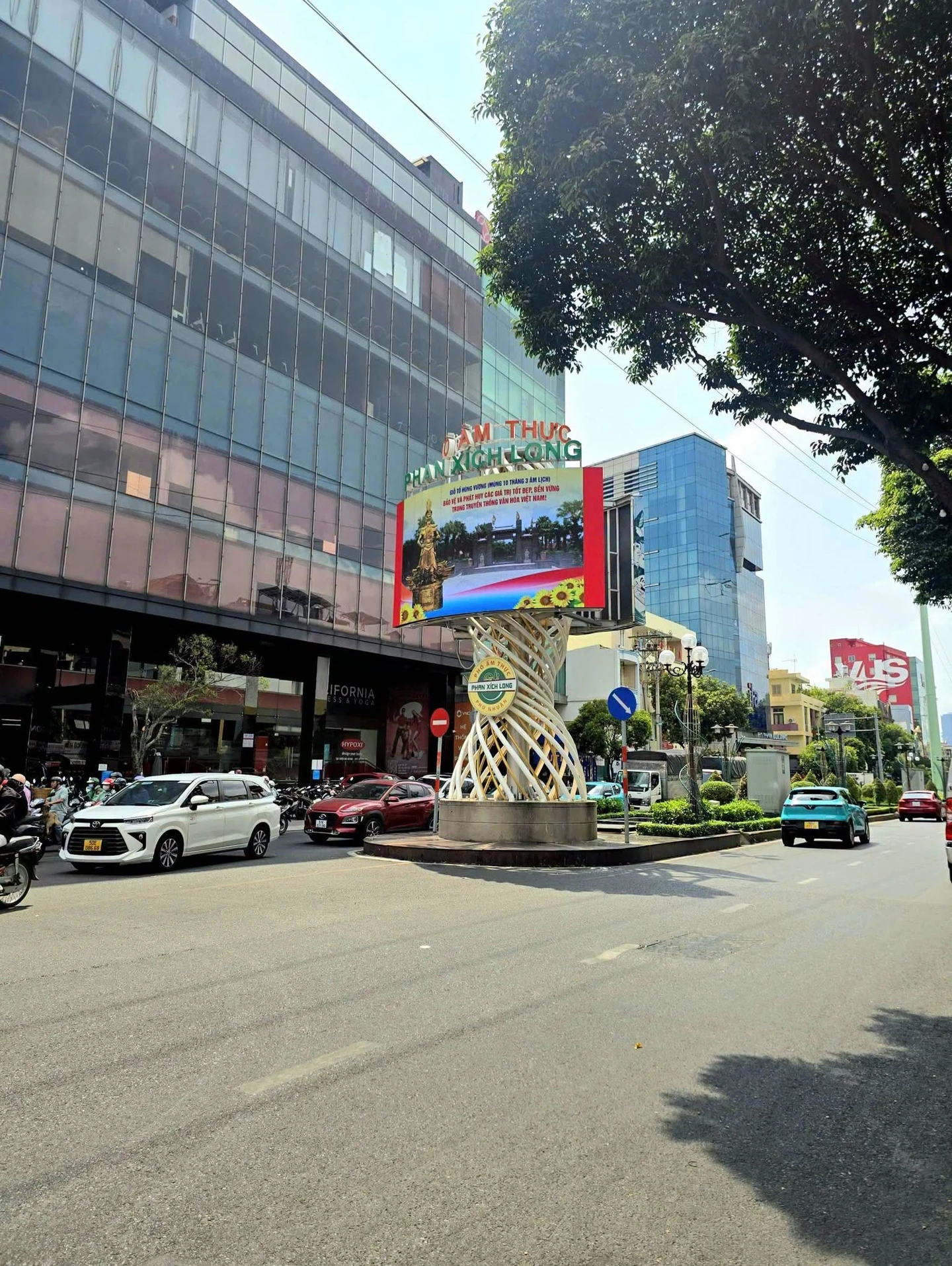 Bán nhà hẻm xe hơi 145m2, 4 tầng, 11PN đường Phan Xích Long, Phú Nhuận - Ảnh 1