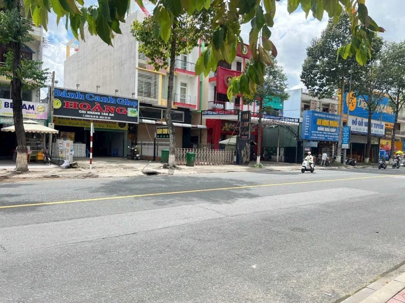 Bán nhà kinh doanh 3PN 64m2 Phường Long An, Tây Ninh