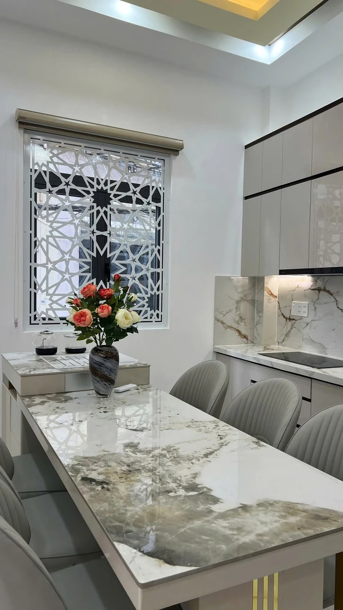 Bán nhà hẻm xe hơi Thành Thái Q10, 51m², 5PN, 12 tỷ - Ảnh 1