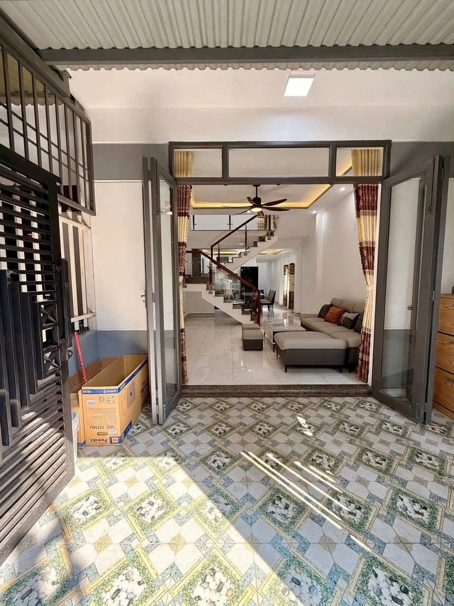 Bán nhà 2 tầng 3 PN, 126,3m², full nội thất, Hòa Khánh, Đà Nẵng - Ảnh 1