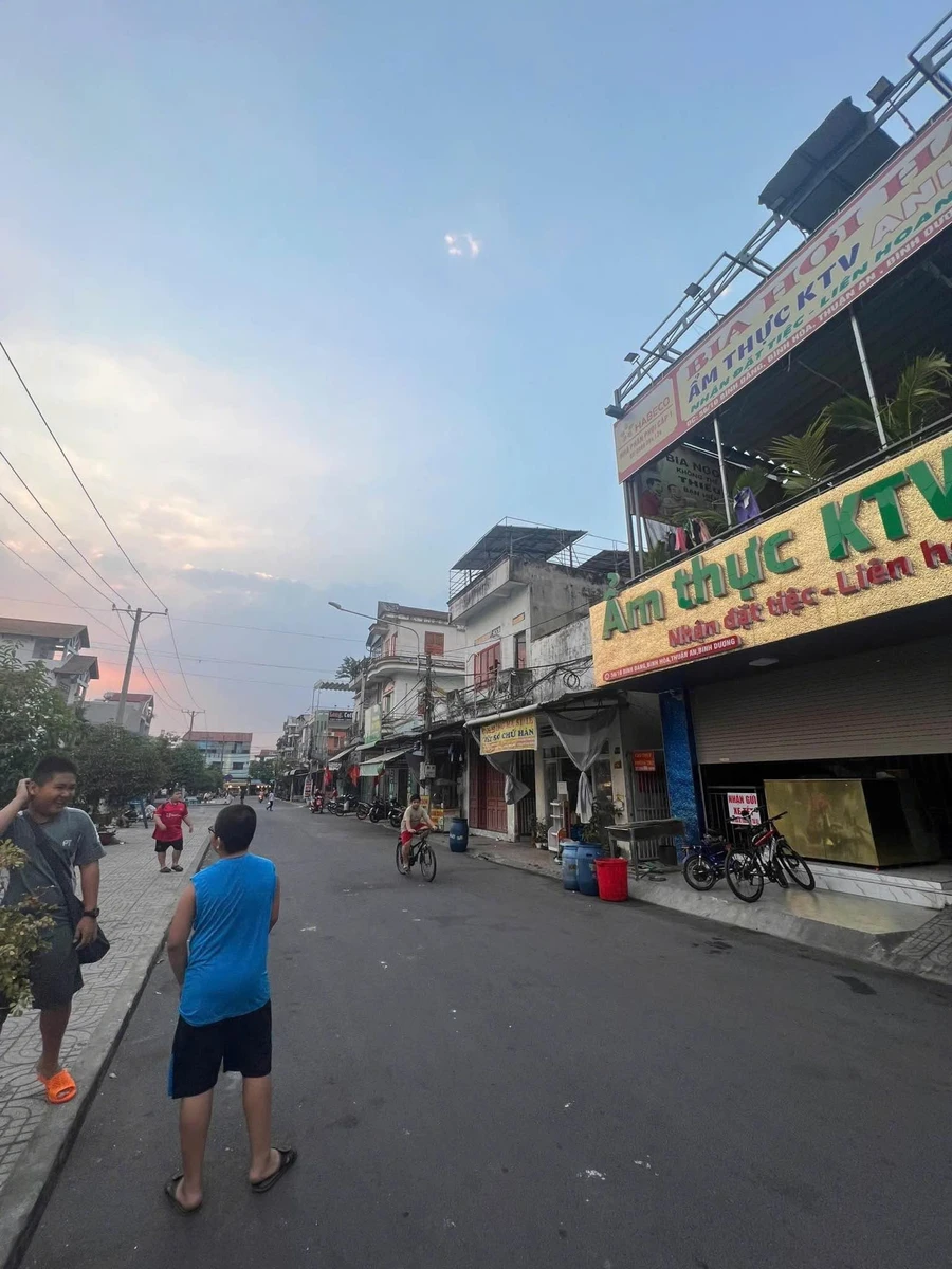 Bán mặt bằng kinh doanh 300m² Bình Hòa Thuận An 12,8 tỷ - Ảnh 1
