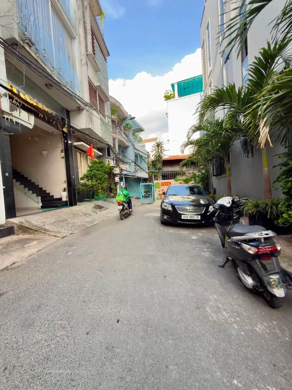 Bán nhà góc 2 mặt tiền 67m² Nguyễn Huệ 17 tỷ 81m2