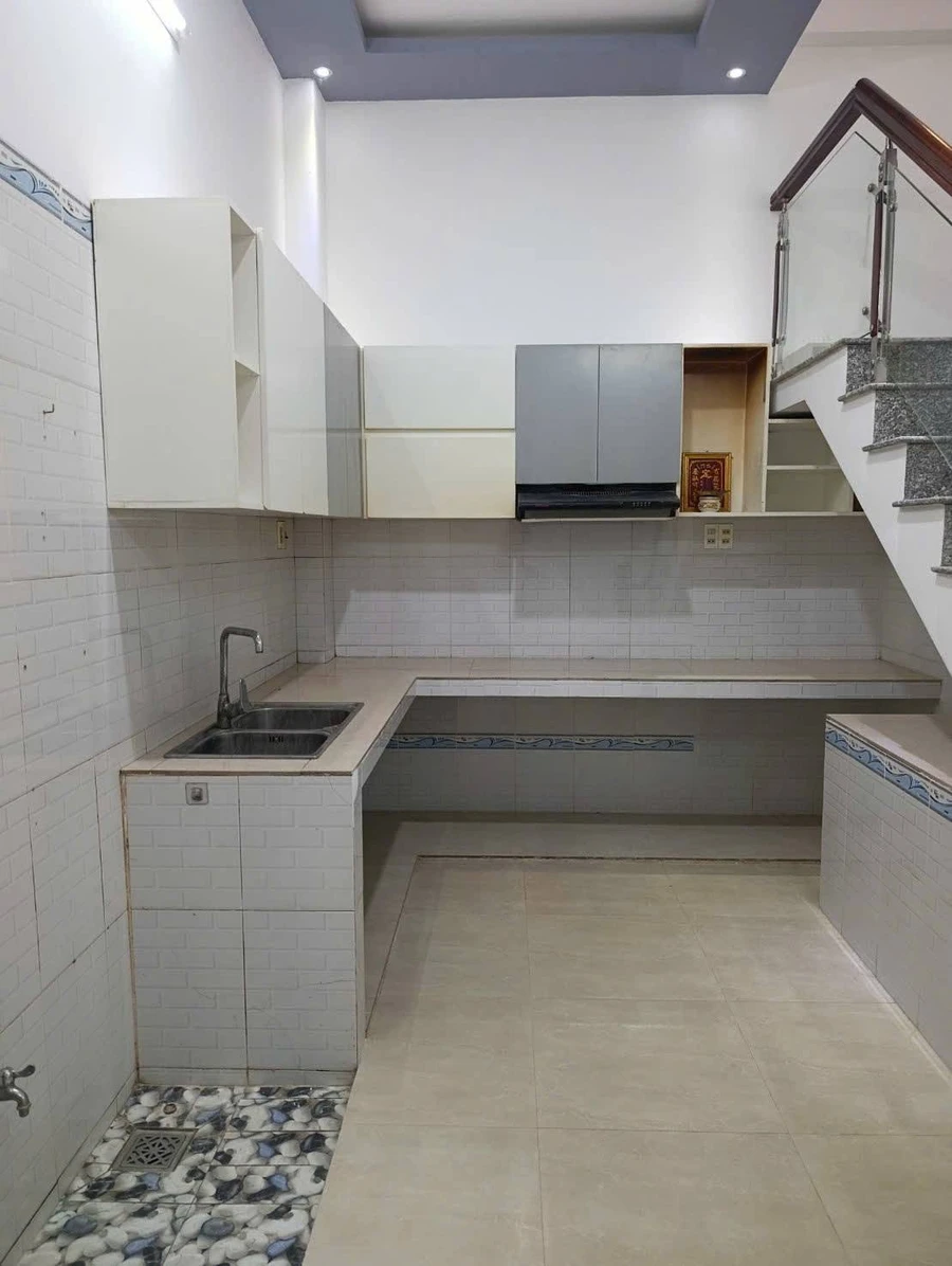 Bán nhà 1 trệt 2 lầu mặt tiền 5x20m Rạch Giá 3 tỷ - Ảnh thu nhỏ 2