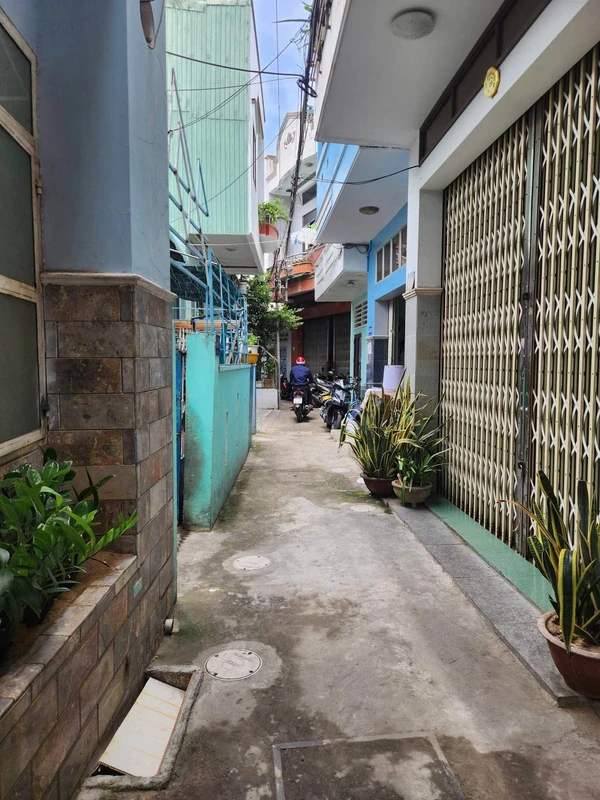 Bán nhà hẻm 3 tầng 40m² Quy Nhơn 2,25 tỷ
