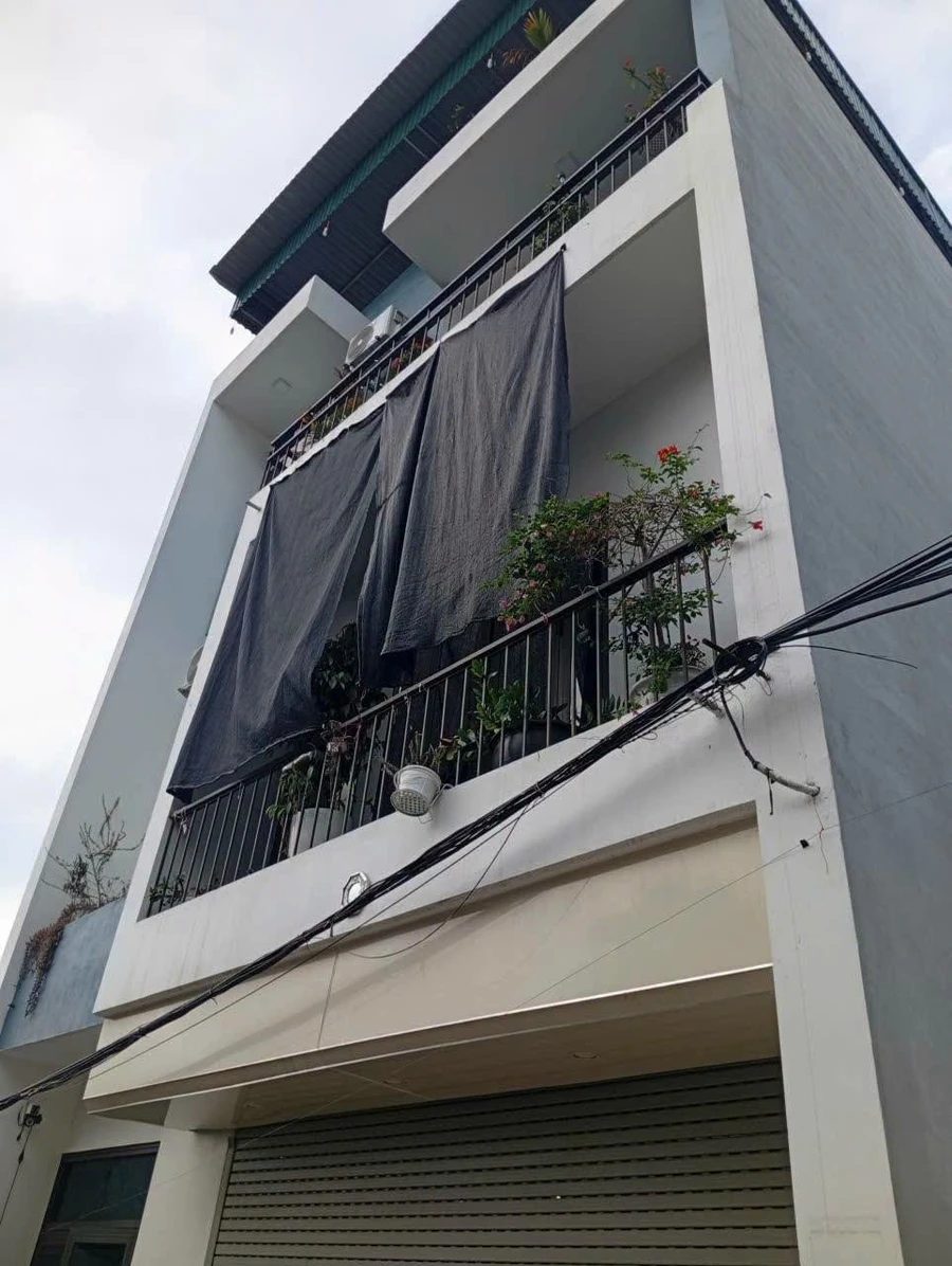 Bán nhà 3 tầng 70m2 Phường Hạ Long giá 3 tỷ - Ảnh 1