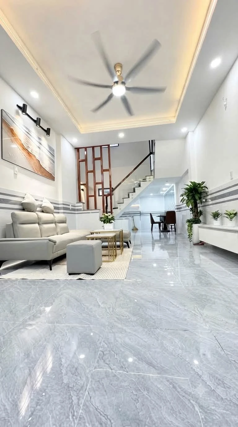 Bán nhà hẻm 3 tầng 4,2x13m, 3PN, giá hơn 5 tỷ, Bình Hưng Hòa, Bình Tân giáp Tân Phú - Ảnh 1
