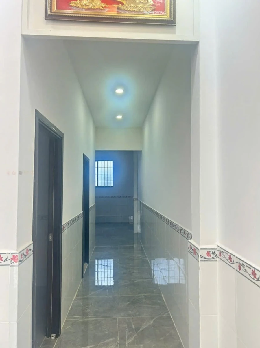 Cho thuê nhà 1 trệt 1 lầu 96m2, 2PN, sân đậu ô tô, hẻm Nguyễn Thiện Thuật, Rạch Giá - Ảnh thu nhỏ 3