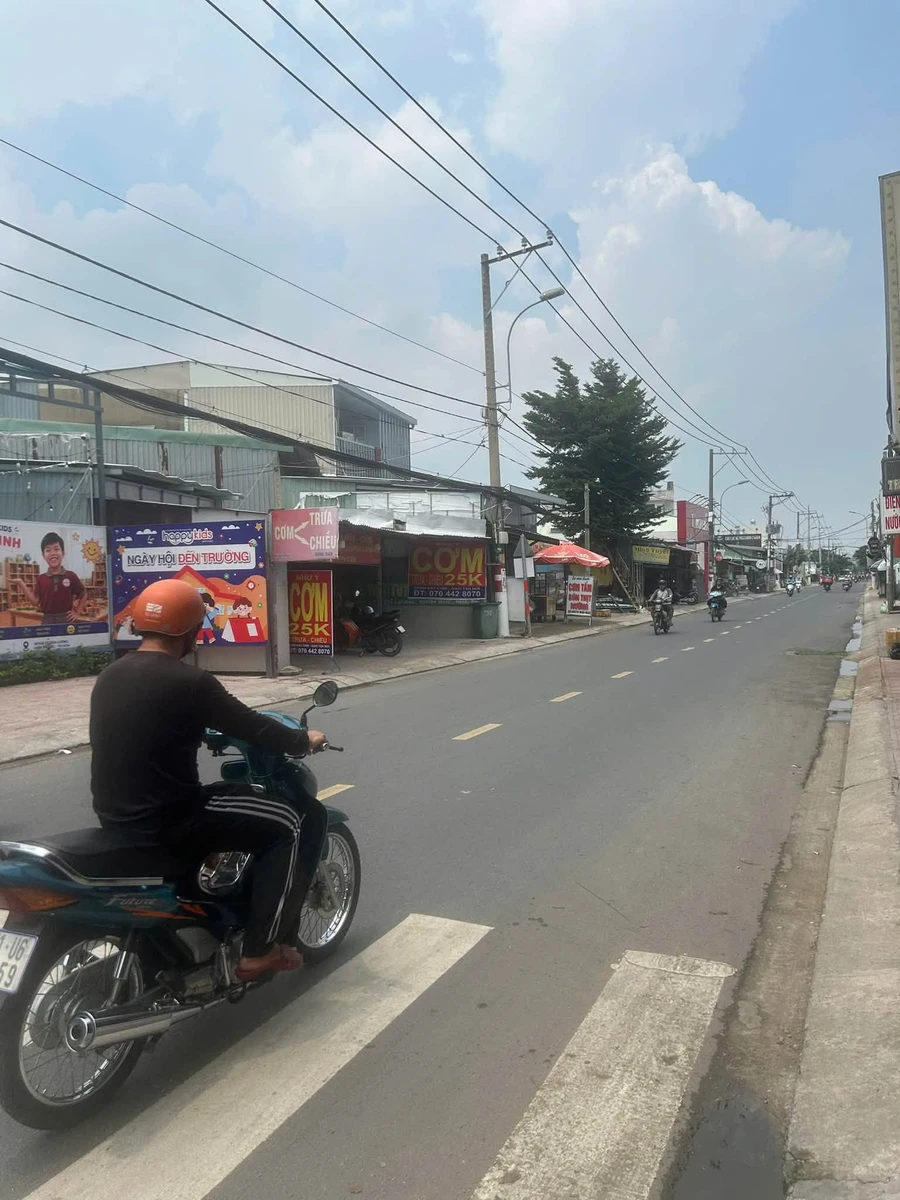 Bán nhà mặt tiền 1 trệt 3 lầu thang máy kèm 3 lô đất liền kề, tổng 728m2, Tân Xuân, Hóc Môn - Ảnh thu nhỏ 3