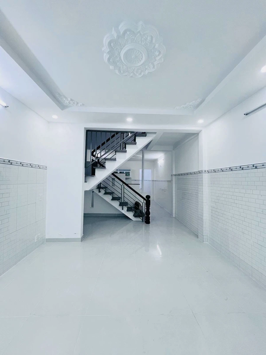 Bán nhà hẻm xe hơi 1 trệt 1 lầu 3PN, 62m2, 4,15 tỷ gần Lê Văn Khương, Quận 12 - Ảnh thu nhỏ 2